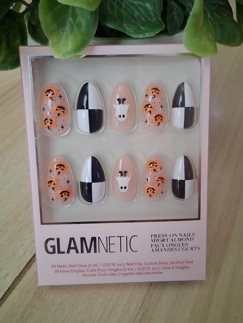 Glamnetic Press On Nails Short Almond Seasonal ~ Halloween ~ My Boo ~ Adorable